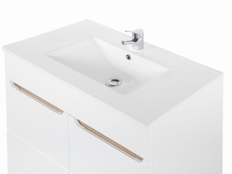 BALI WHITE 821 + CFP 80D DETAL 1.jpg